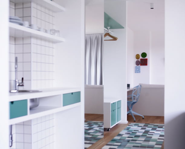 Armadio a muro e scrivania