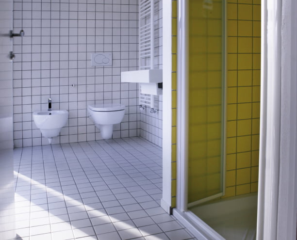 Scrivania appoggiarta al letto